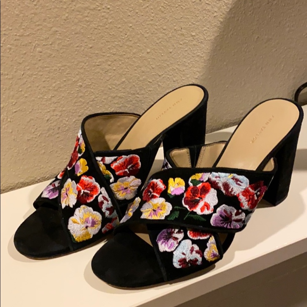 Ann Taylor Floral Embroidered Open Toe Sandals 10